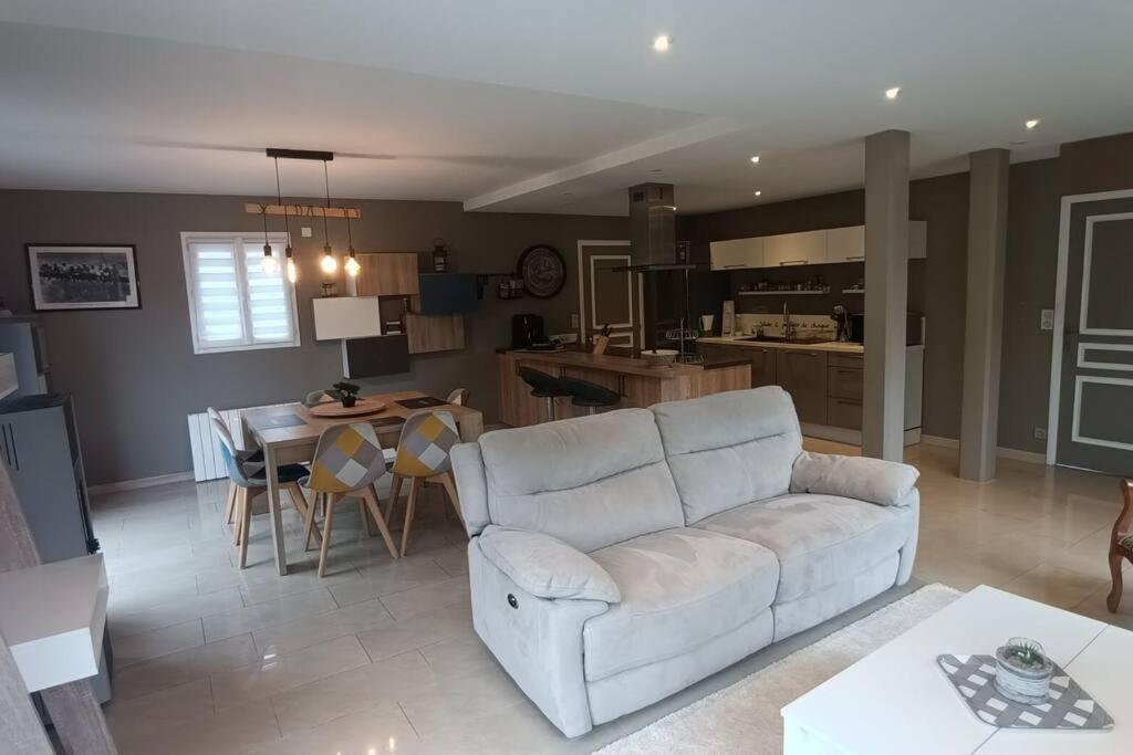 Grande Maison Entiere De 120M2 Epron Kültér fotó