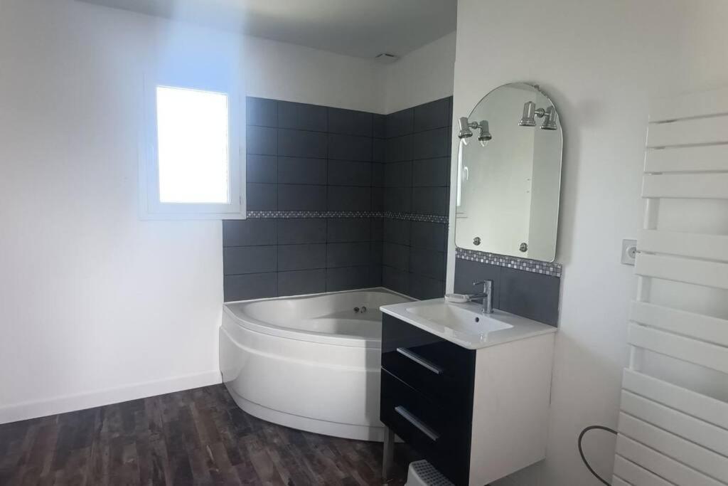 Grande Maison Entiere De 120M2 Epron Kültér fotó